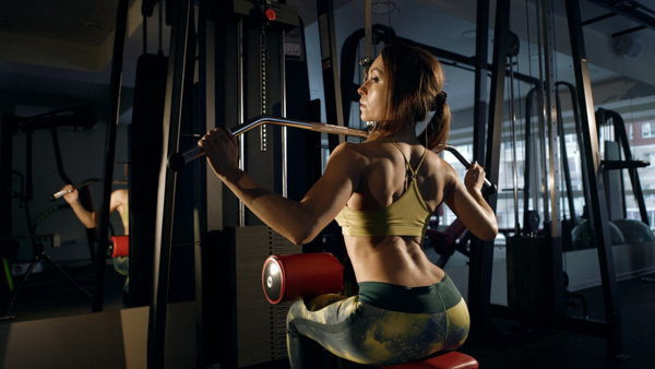 Tập lưng xô với Lat PullDown