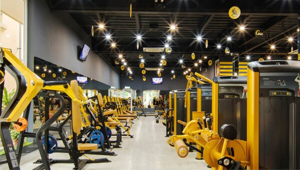 Phòng tập của Gym One đầy năng động, trẻ trung