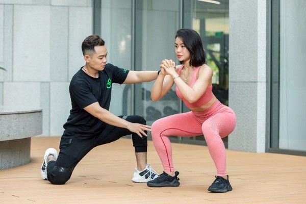 Squats (Ngồi xổm)