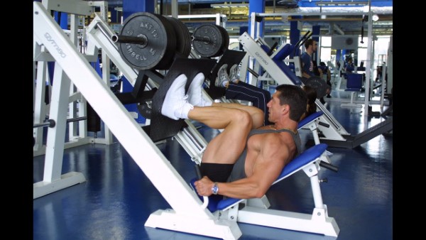 Leg Press (Đẩy chân) với tạ nặng