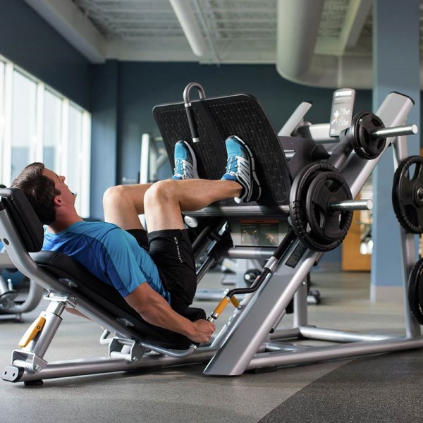 Leg Press là 1 trong các bài tập chân tại phòng gym để phát triển cớ đùi trước và sau