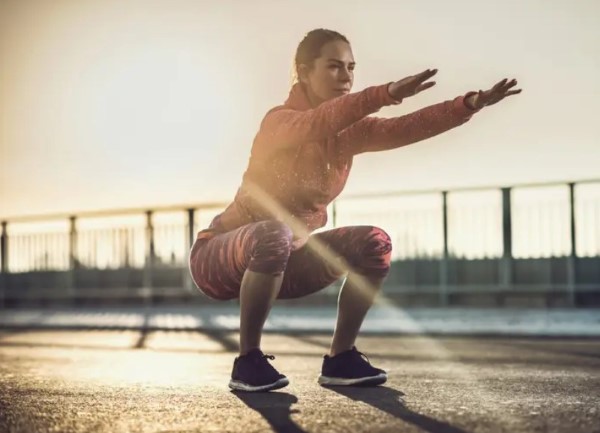 Bodyweight Squat (Squat không tạ)