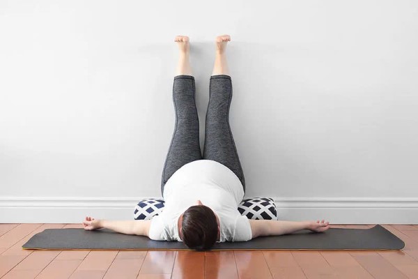 Tư thế giảm stress (Legs Up the Wall)