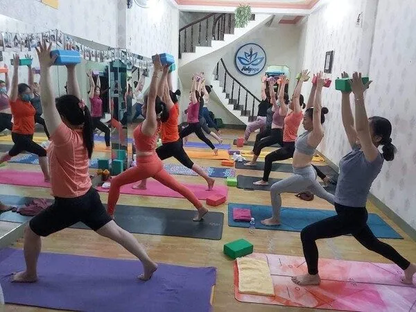 Holy Yoga là một trong những lớp học yoga quận 12 được yêu thích