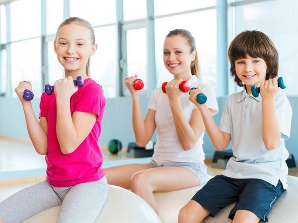 Những điều bố mẹ cần lưu tâm khi trẻ 13 tuổi tập gym