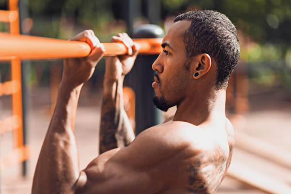 Chin-up (hít xà tay ngửa) Chin-up (hít xà tay ngửa)