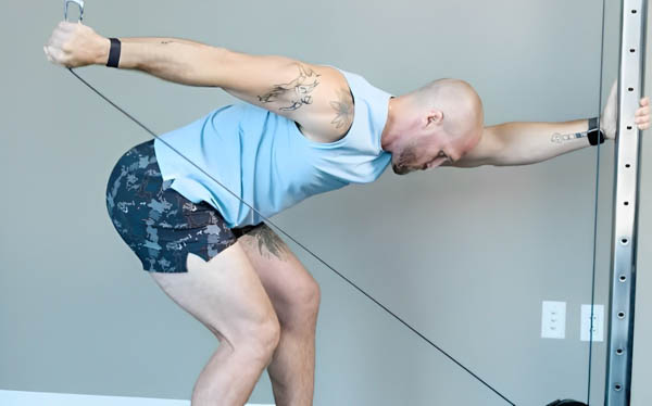 Single Arm Cable Kickback Single Arm Cable Kickback